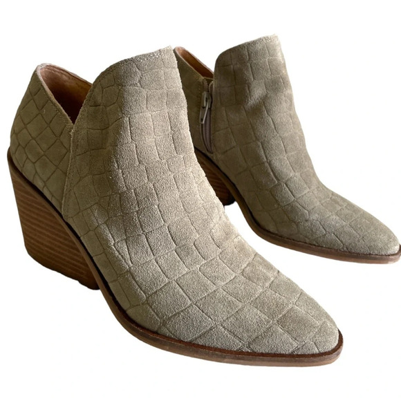 NEW Lucky Brand Saucie Boots Embossed Croc Suede Ankle Booties Size 7 NWOB - Picture 1 of 7